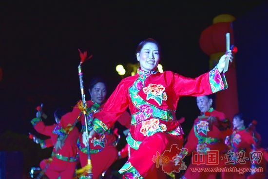 广场舞点燃全民健身热情
