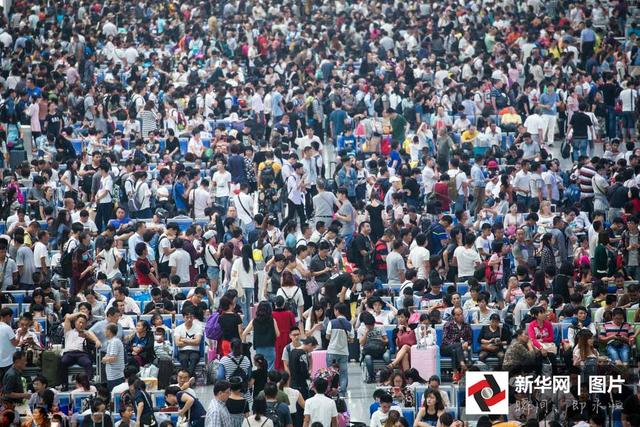 国庆黄金周18年：出游人数从2800万到5.89亿人次