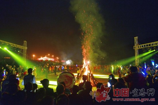 “诗画苗乡·高罗柚惑”宣恩县第四届贡水白柚采摘节顺利举行