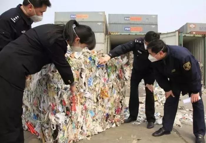 中国正式向全世界发布洋垃圾禁令 美国慌了