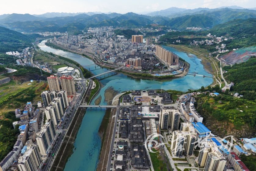 张建波房县航拍▼图/秦楚网友 "风毅然"十堰城区航拍▼这是我的全身照