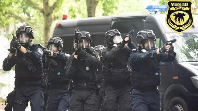 十堰特警向广州闪电突击队取经!