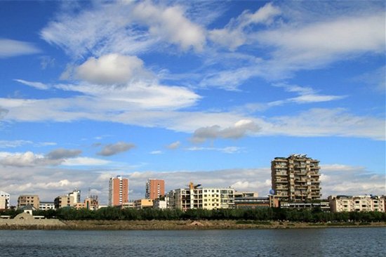 竹山县城市环境空气质量首次达到国家二级标准
