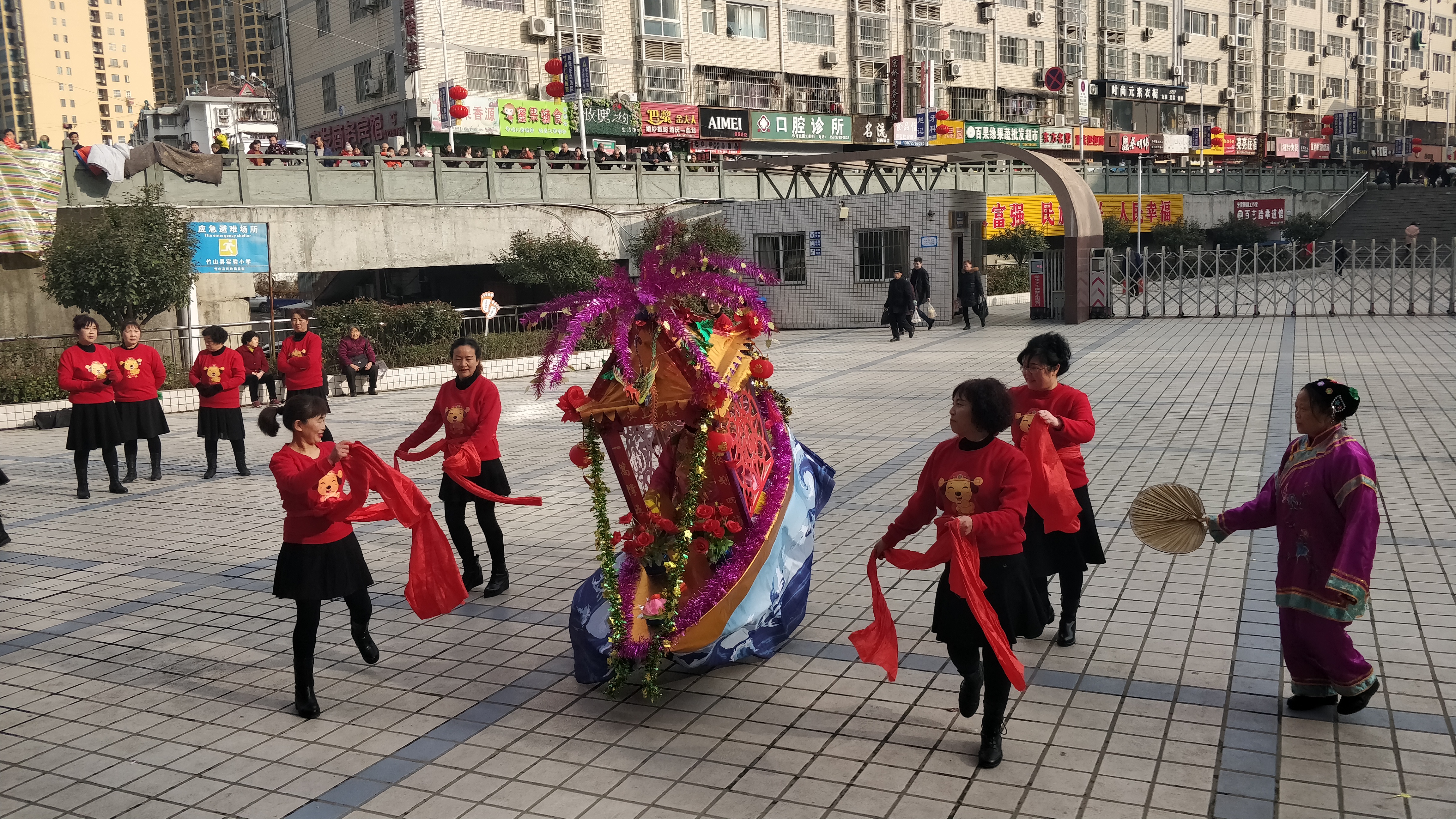城关镇：迎新春文化活动