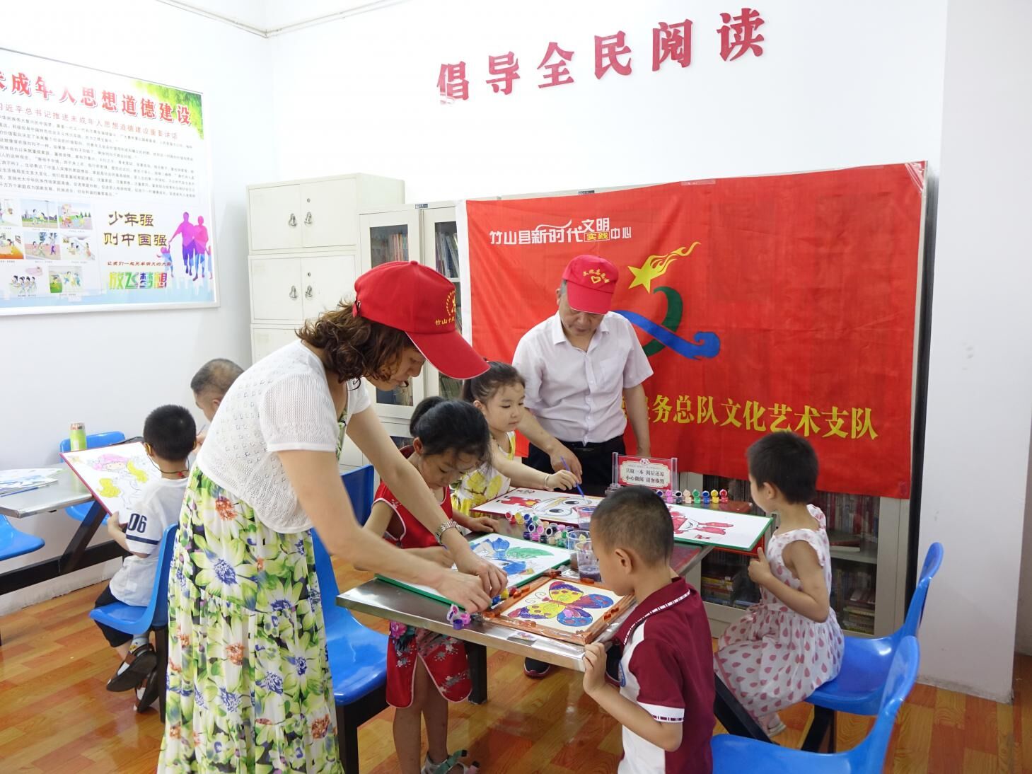 县文化和旅游局：文化志愿者点单式服务进社区