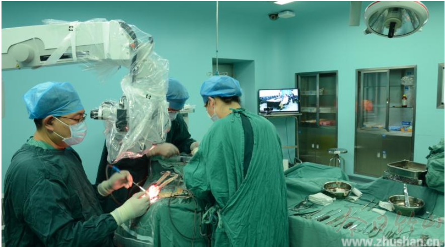 全省首例5G远程协同颅内手术在竹山成功实施 