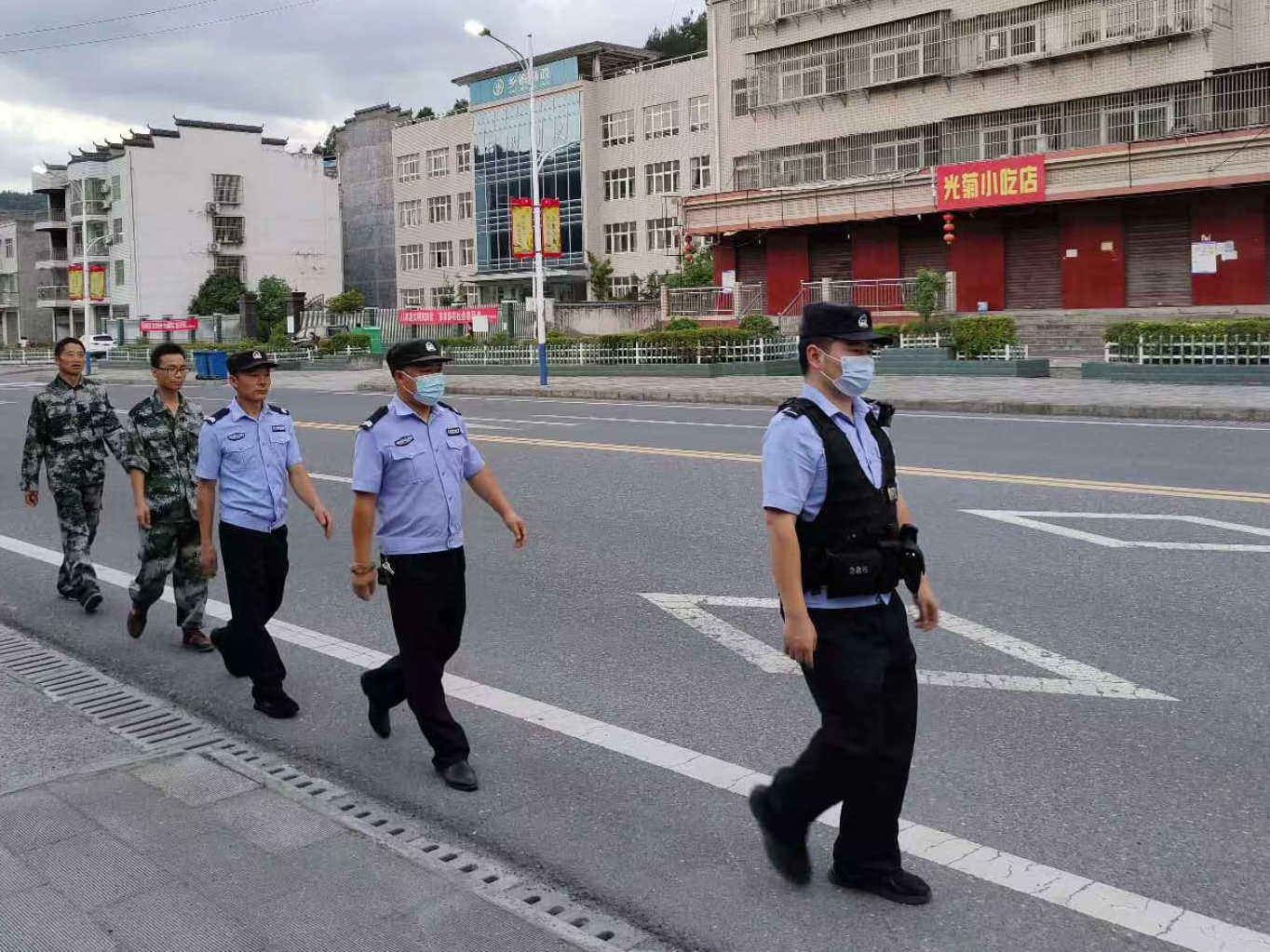 擂鼓镇：多措并举确保辖区平安稳定