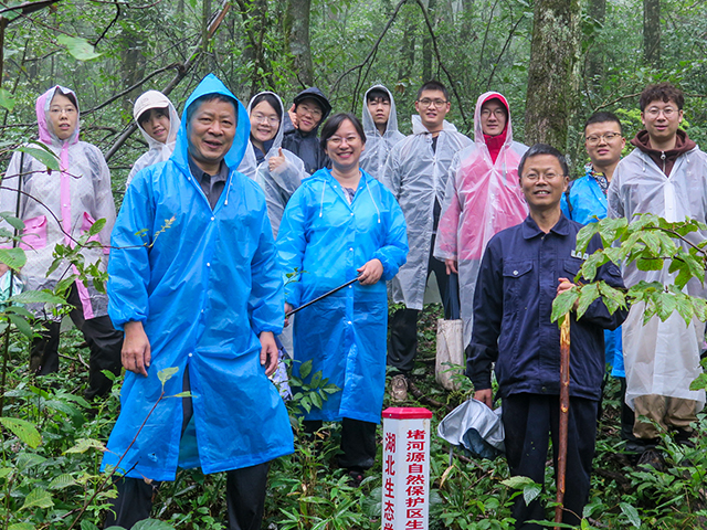 中科院微生物专家来竹开展大型真菌和地衣资源调查