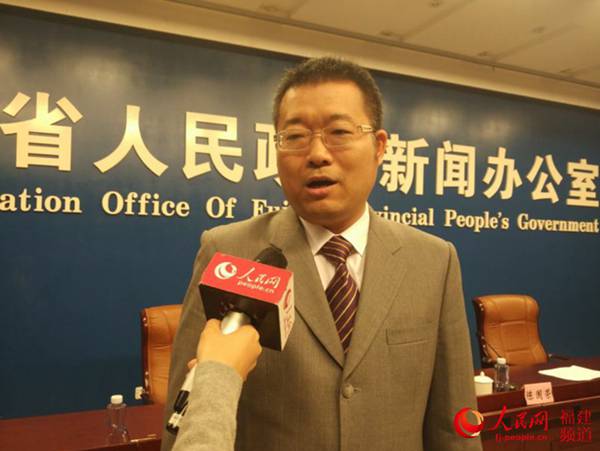 福建搏击体育发展股份有限公司董事长王宏接受本网采访。