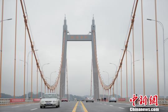 枫溪大桥建成通车。　杨华峰 摄