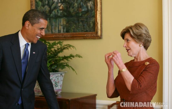 奥巴马初入白宫 小布什当&ldquo;导游&rdquo;