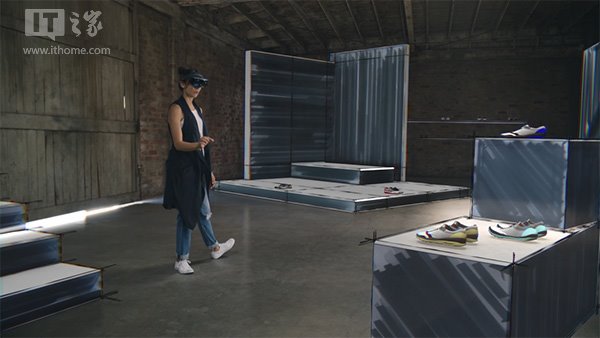 未来黑科技惊艳，微软HoloLens打通VR混合现实世界