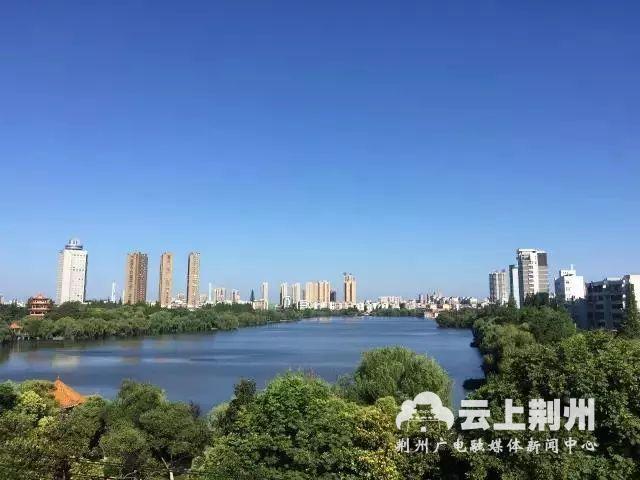 交警频出招，助力荆州创建国家环境保护模范城市！