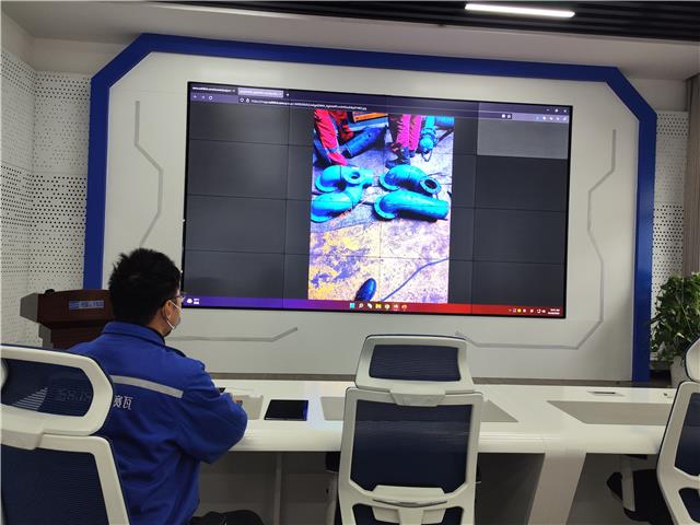 local8218a3fd13654494b9685de763c49b26