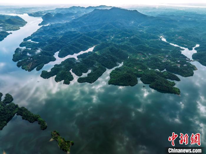 湖北宜都：雨后清江库区现别样美景