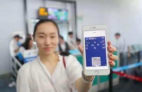 铁路局通知：纸质车票将被取消 实现一机行天下