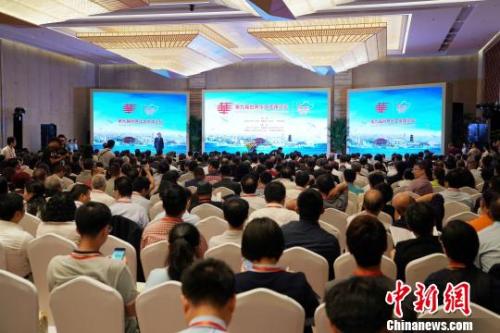 第九届世界华文传媒论坛10日在中国福州开幕。　毛建军　摄
