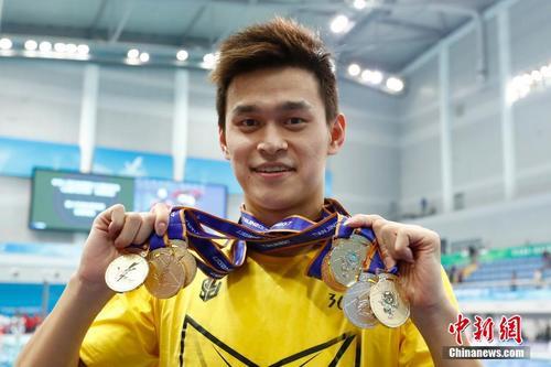 天津全运会孙杨收获六金一银七枚奖牌。 <a target='_blank' href='http://www.chinanews.com/'>中新社</a>记者 富田 摄