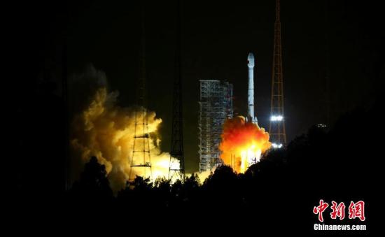 11月5日，中国在西昌卫星发射中心用长征三号乙运载火箭，以“一箭双星”方式成功发射第24颗、第25颗北斗导航卫星。这是中国长征系列运载火箭的第253次发射，长征三号甲系列火箭的第81次发射，远征一号上面级的第四次发射。<a target='_blank' href='http://www.chinanews.com/'>中新社</a>发 李晋 摄