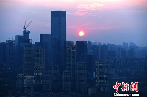 资料图：图为重庆高楼群。<a target='_blank' href='http://www.chinanews.com/'>中新社</a>记者 陈超 摄