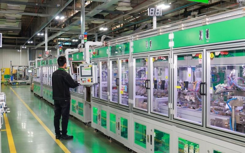 施耐德电气生产车间。受访者供图