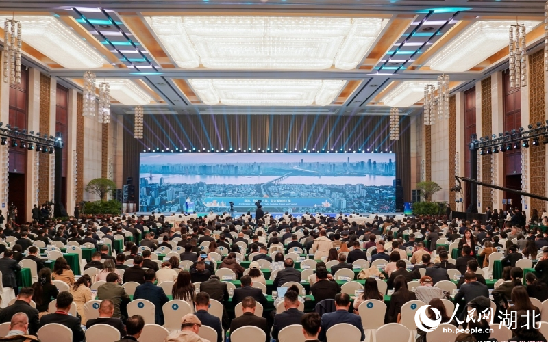 全球客商应邀参加经贸洽谈活动。人民网记者 郭婷婷摄