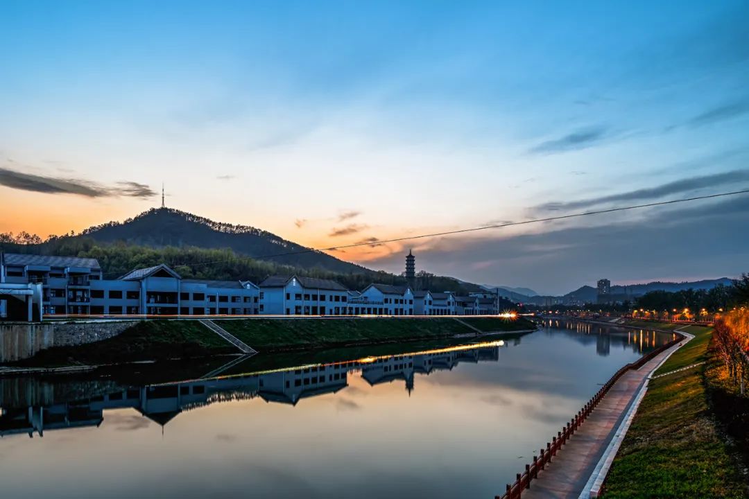 我县摄影家利用闲暇时间,到处一片翠绿,生机盎然.