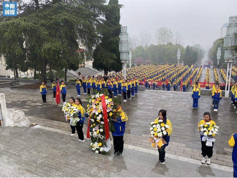 湖北枣阳清明时节祭奠英烈