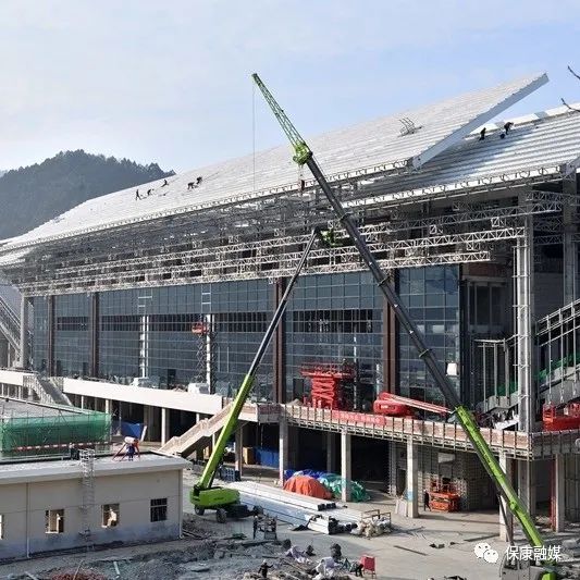 攻坚克难,加快施工!郑万高铁保康站房建设预计本月底全部竣工