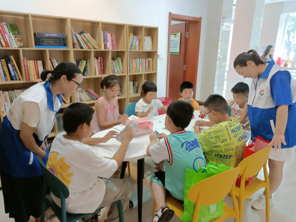 王府口社区开设希望家园爱心托管班关爱留守儿童