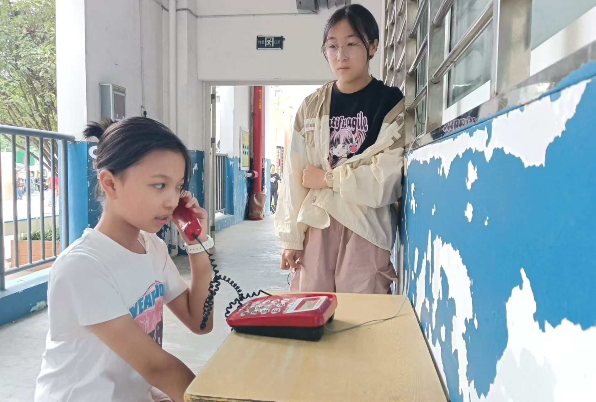 磁器街小学:校园"亲情热线"持续开通