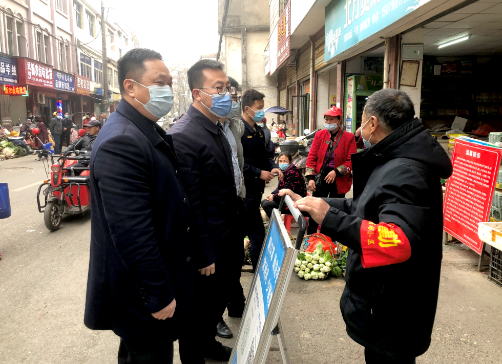 钟林督查黄梅县疫情防控和市容环境卫生整治工作