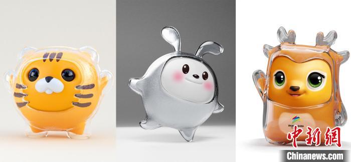 设计团队曾尝试在冰壳之下更换成老虎、兔子或麋鹿等形象。(资料图) 刘平云供图 设计团队曾尝试在冰壳之下更换成老虎、兔子或麋鹿等形象。(资料图) 刘平云供图