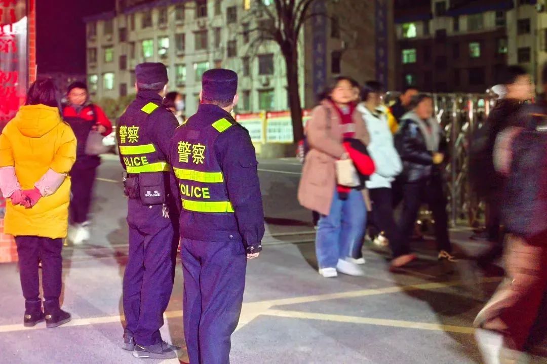 dd2e6e3da51b49283f56917f77fe18f.jpg 图片