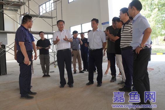 云上嘉鱼报道(记者周胜东) 9月9日,县委书记胡春雷,县委副书记,县长王