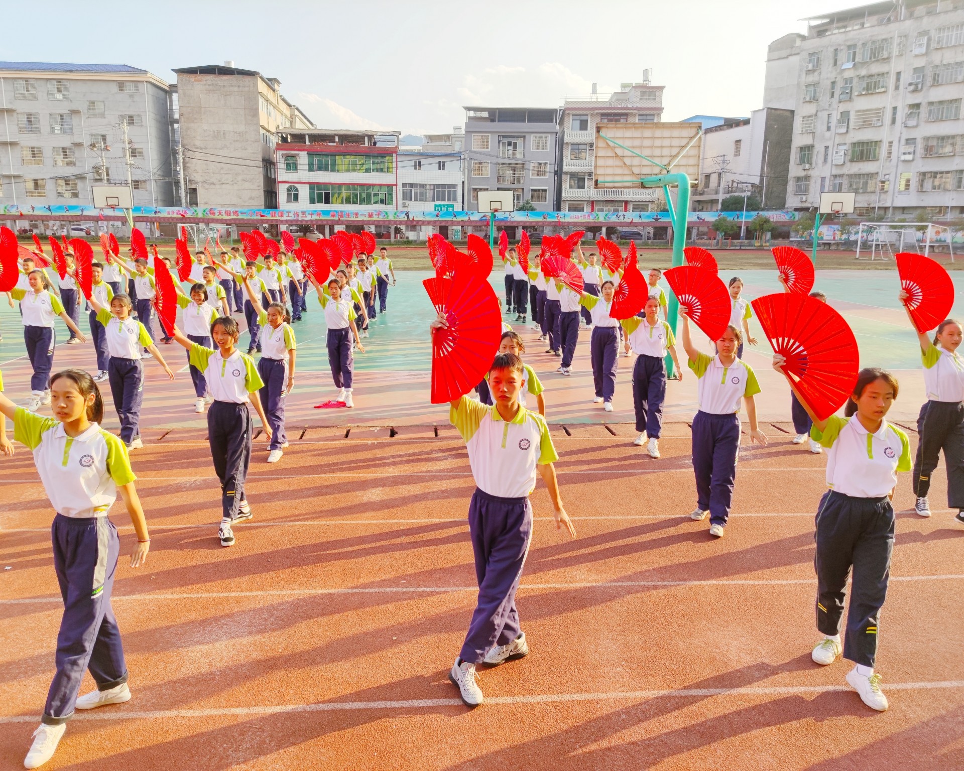 隽水寄宿小学图片