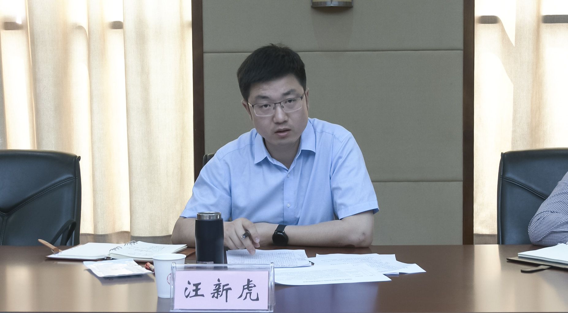 县委常委,副县长汪新虎出席