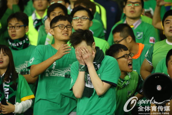 杭州绿城降级，球迷掩面而泣
