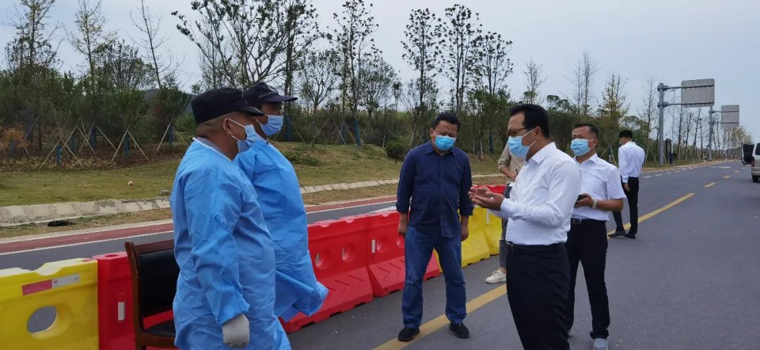 安陆丨黄国威在督导检查疫情防控工作时强调:坚持一线工作法 共同守好