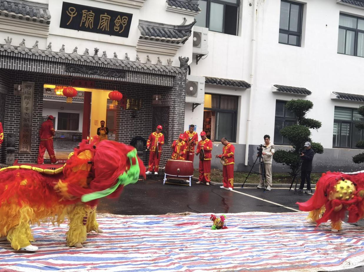 890e113654e25b32cb9a402510d351b