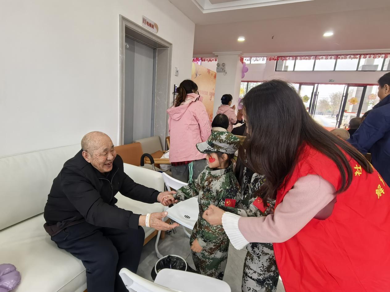 51abf1ed02f1532e1f3392350592a38