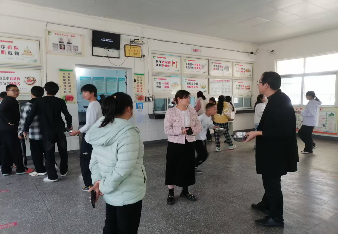 镇中食安家长开放日1