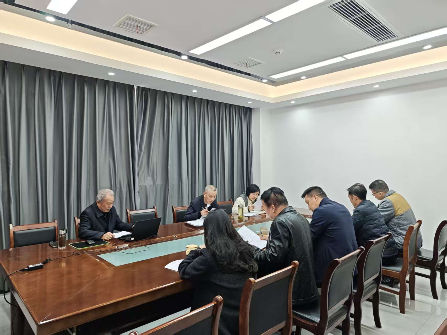 b81c7031c8b3f4b9c0f7213d5e4bf82f