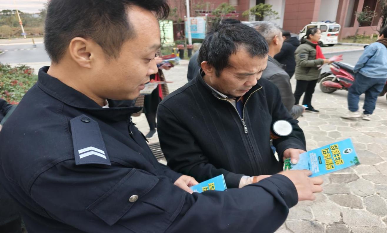 4cdecca7030912f9e5ba9a023a48d2ae