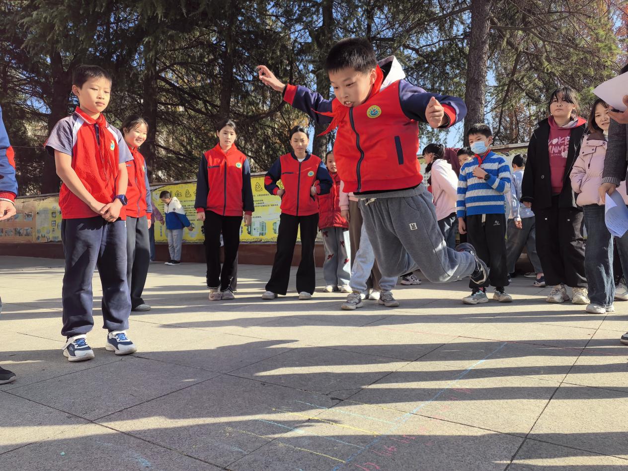 32c17a41b2184a660705bbb8e1128525