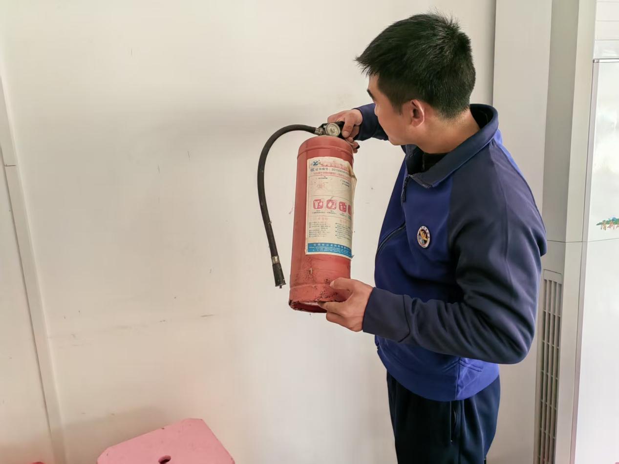 4aa38dd5cffdd9a5b72b3918633b82b