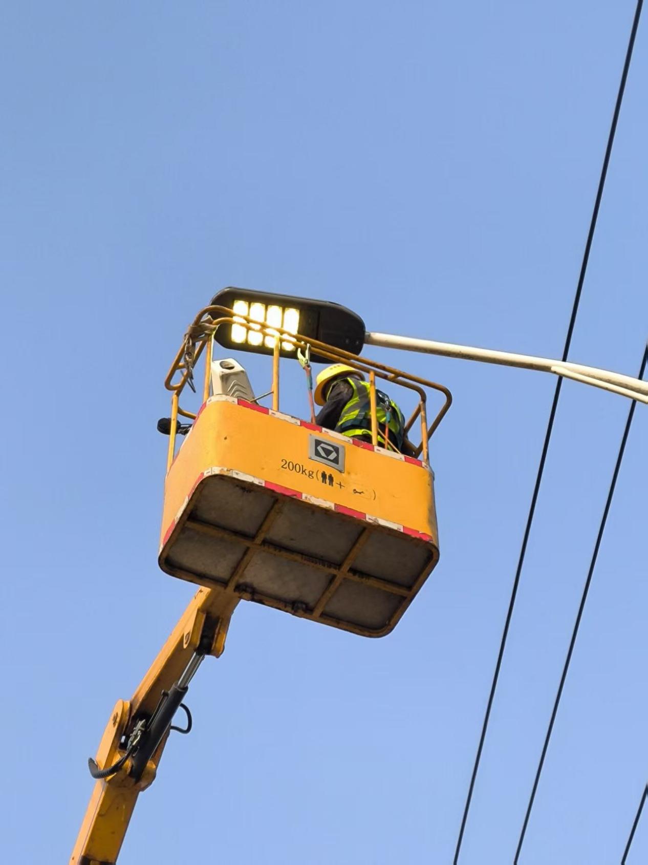 f1402efcebb4a107bad3a7f5a77b861b