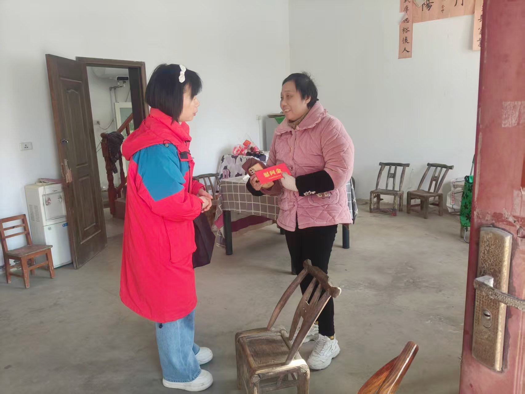 关凤花慰问照片