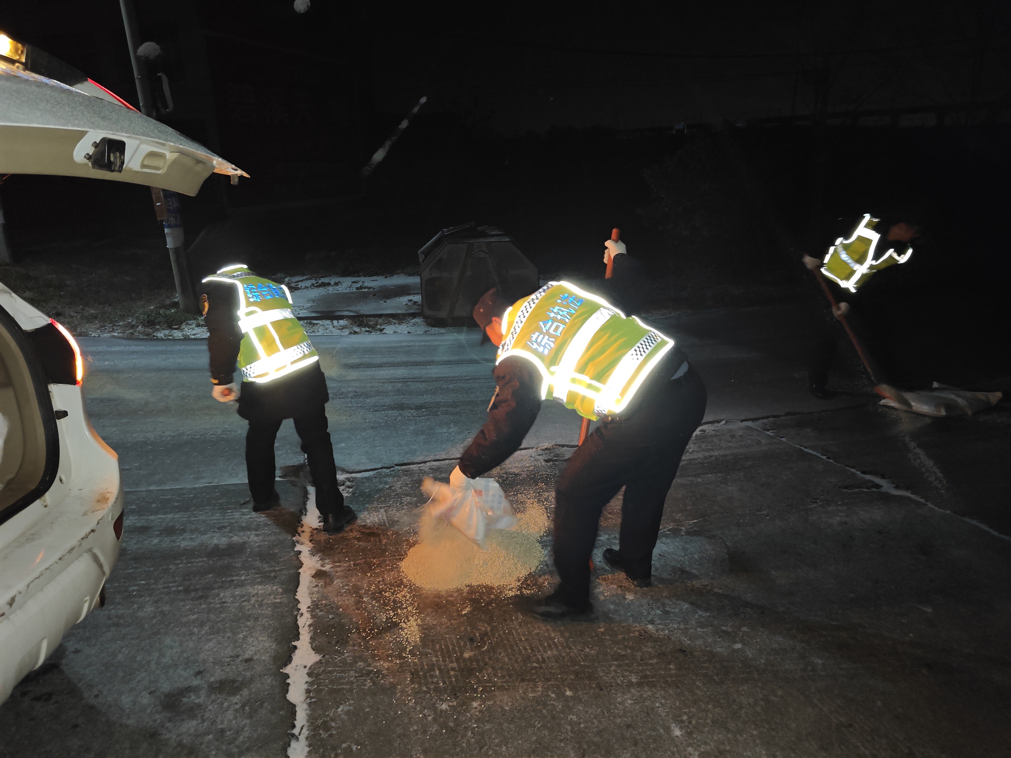 50d3d8fce33d5b48535fecfefd8ec90b