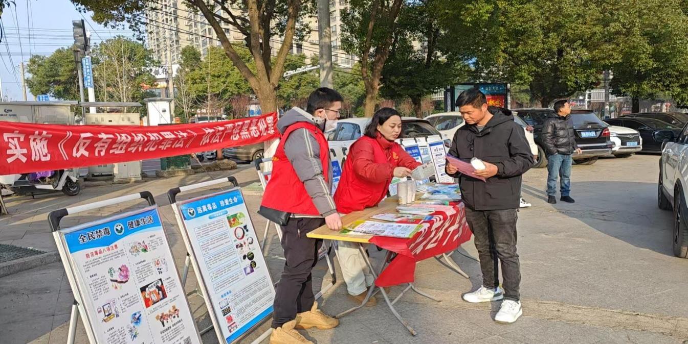 e5229b3a69585cbd27d9942ee9a8224b